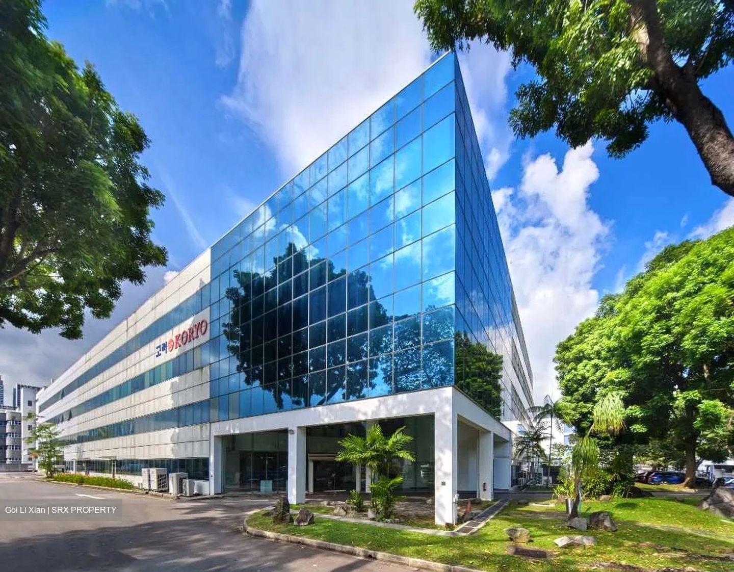 Clementi Loop (D5), Warehouse #589307891